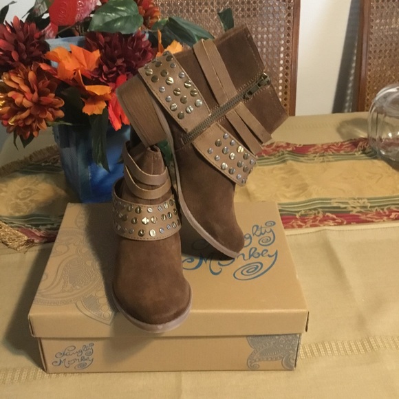🌹HOST PICK🌹 NAUGHTY MONKEY CRIMSON TAN ANKLE BOOTS/ NWOT/ SIZE 8 - Picture 6 of 8